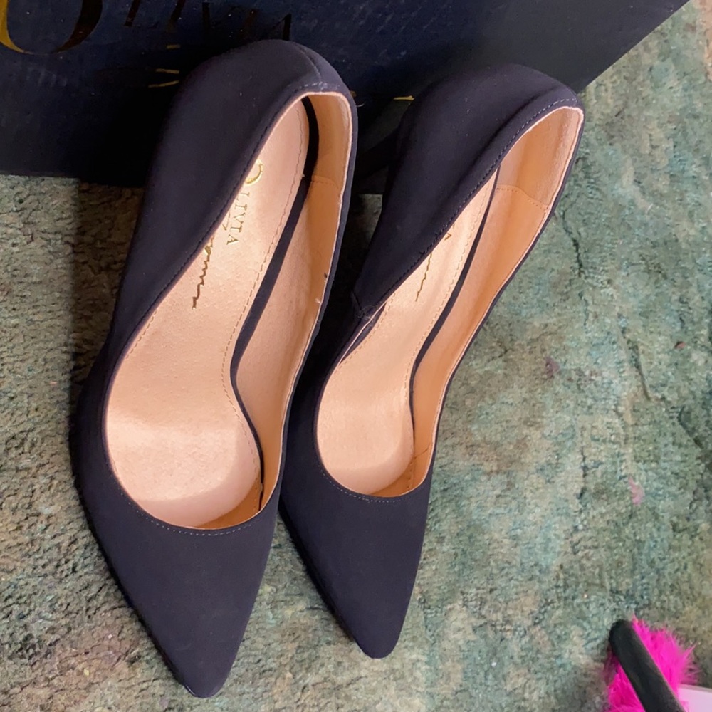 Heels - Picture 3 of 3
